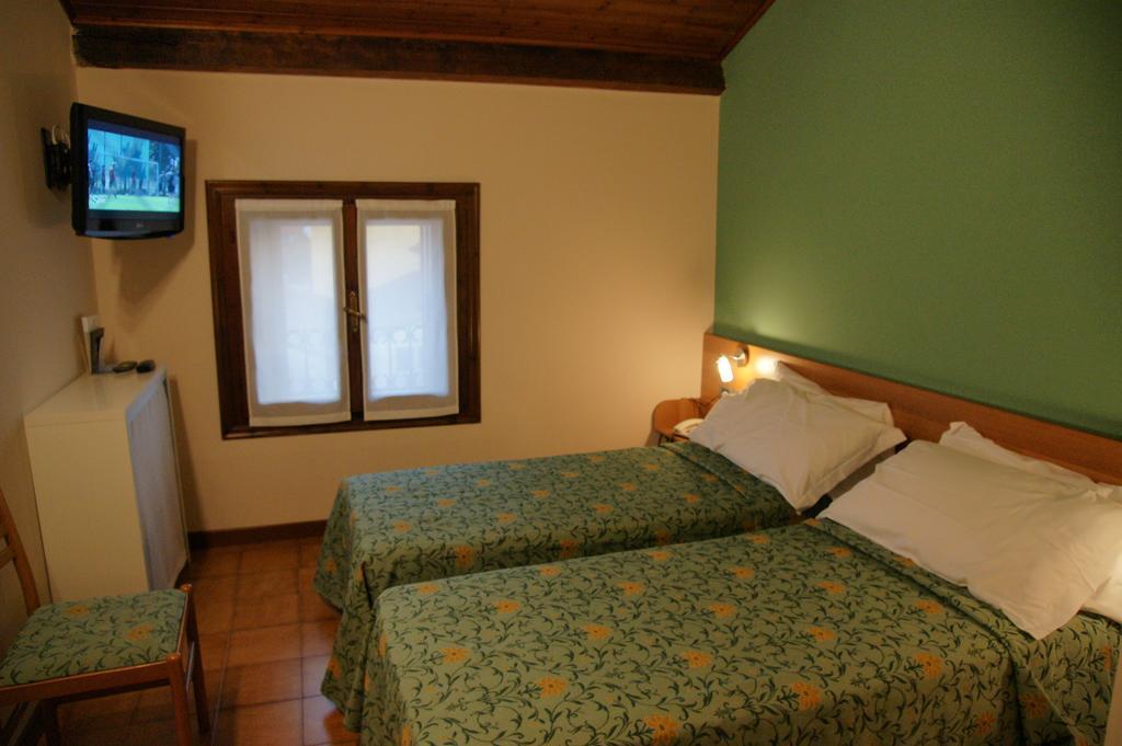 Locanda Grego Bolzano Vicentino Ruang foto